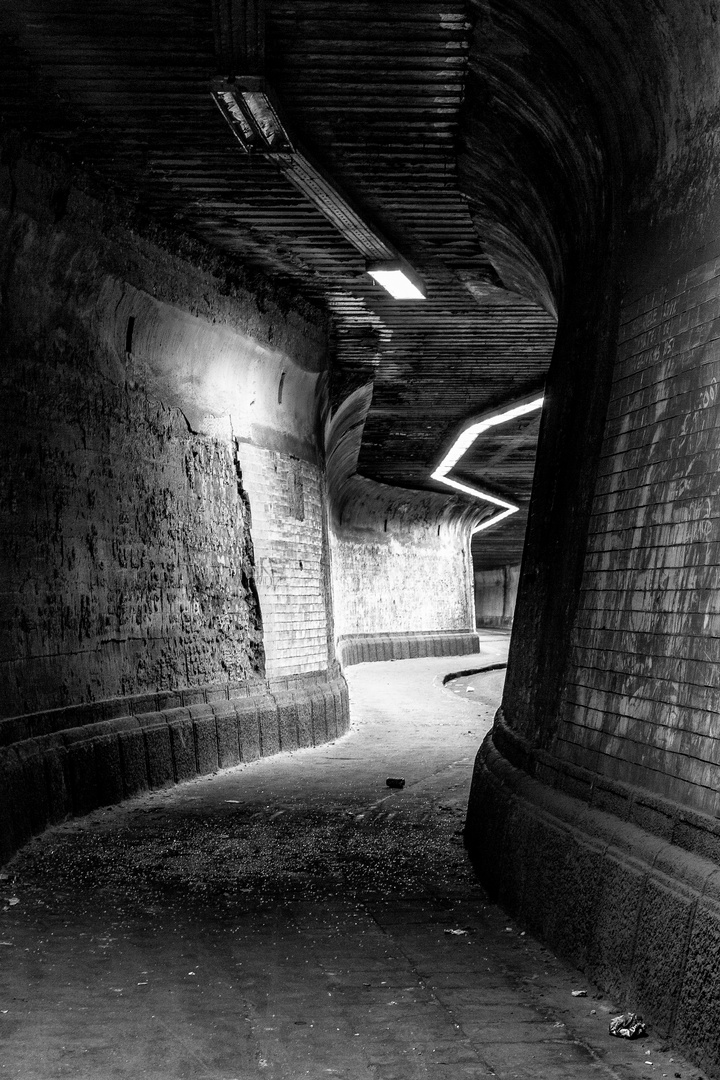 Matena Tunnel - schwarz/weiß
