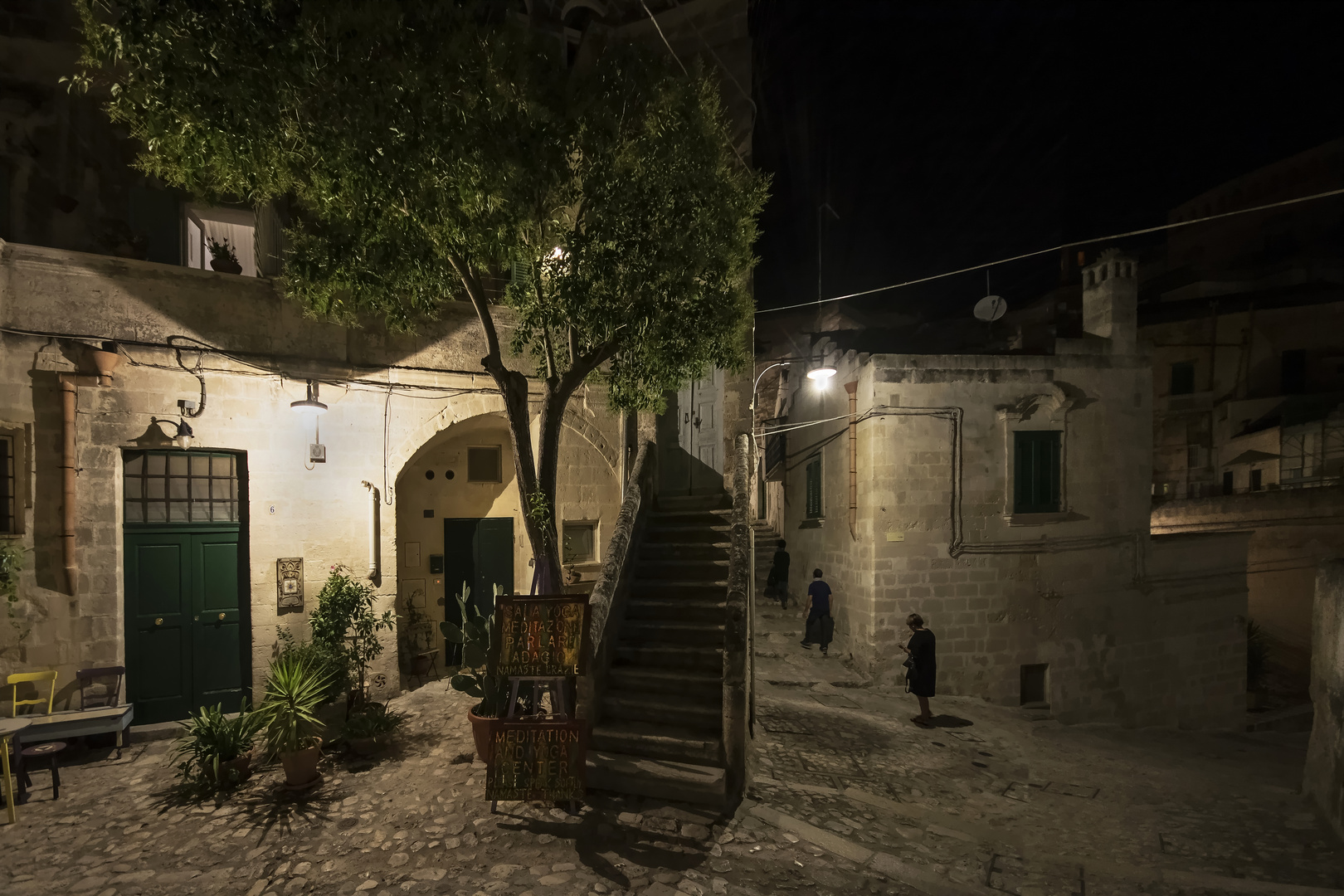 Matera notte tra i vicoli