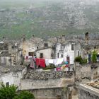 Matera, panni stesi nella bruma