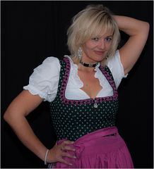 Mathilde in Tracht...