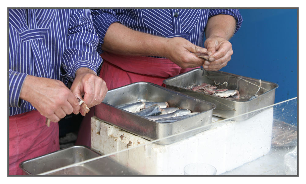 Matjesfilets brauchen flinke Hände