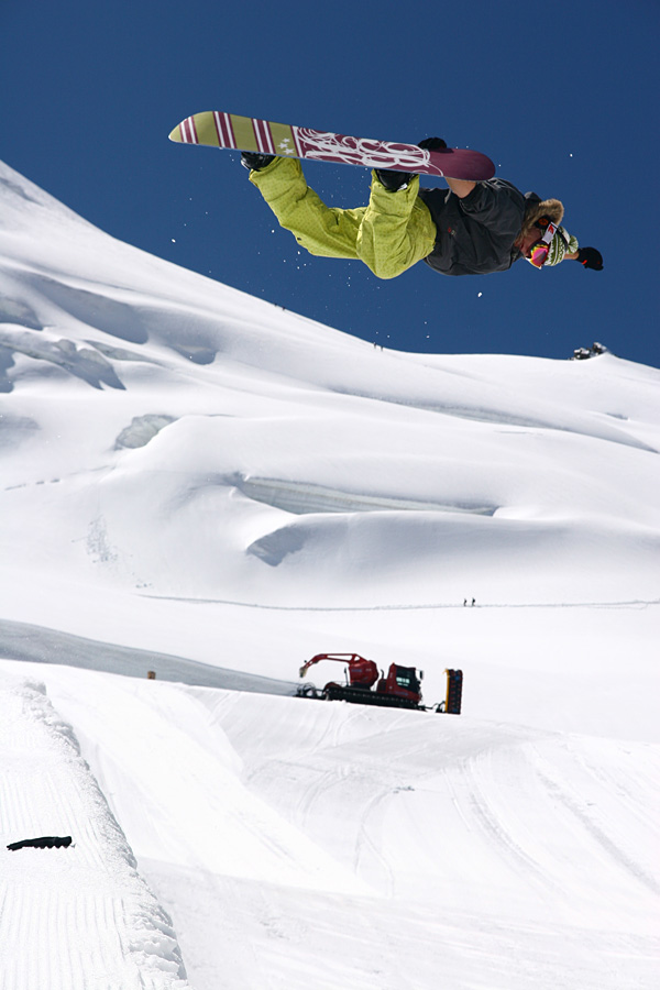 Matteo mit einem Method in der Pipe von Saas Fee