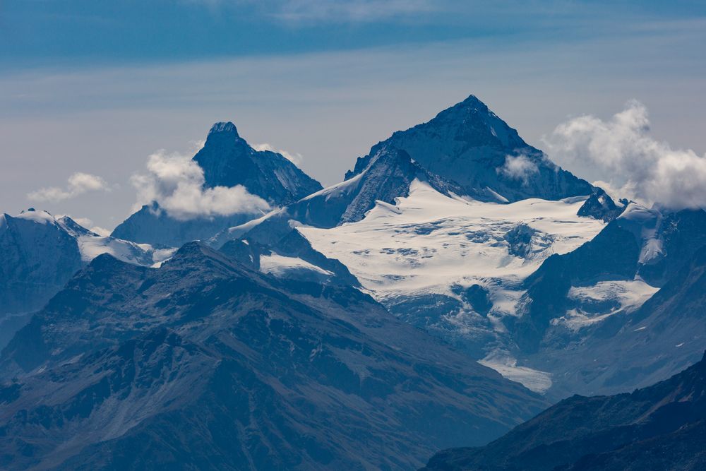 Matterhorn (4478 m.ü.M.) und Dent Blanche (4357 m.ü.M.)