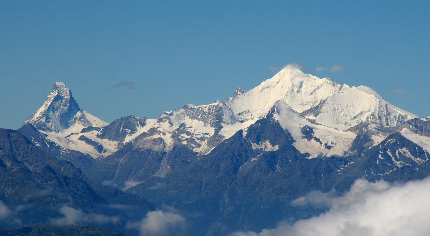 Matterhorn 4478m und Zermatter Weisshorn 4505m