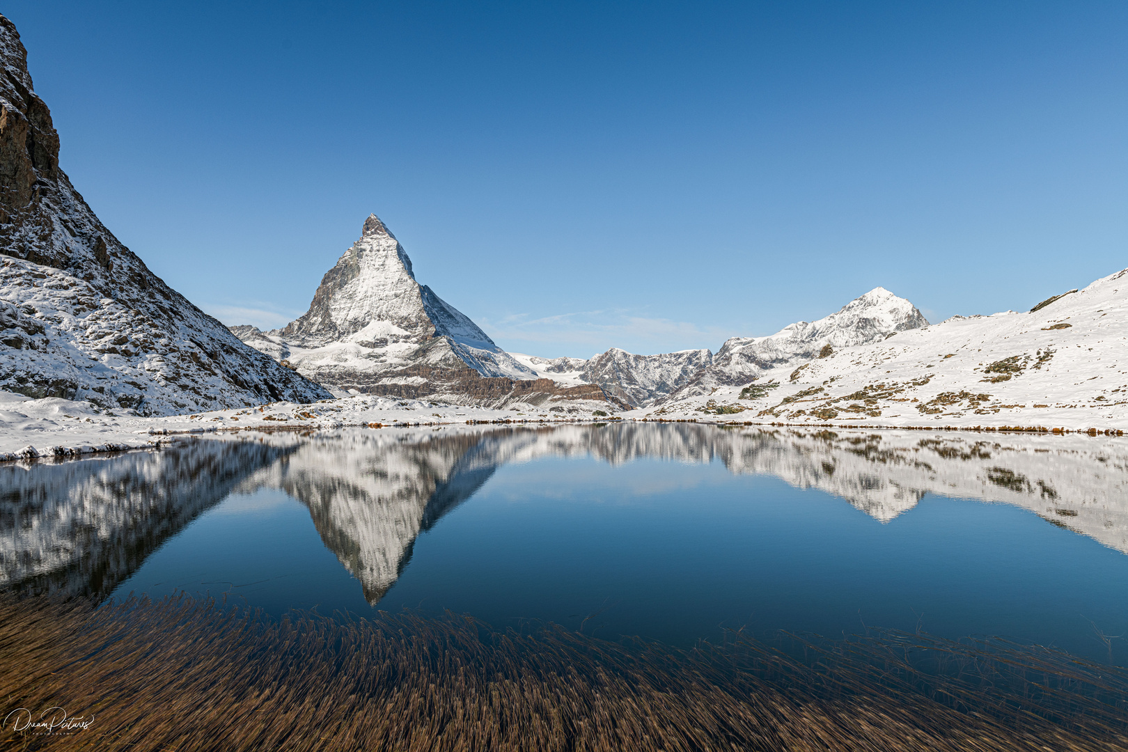 Matterhorn mit Spiegelung im Riffelsee