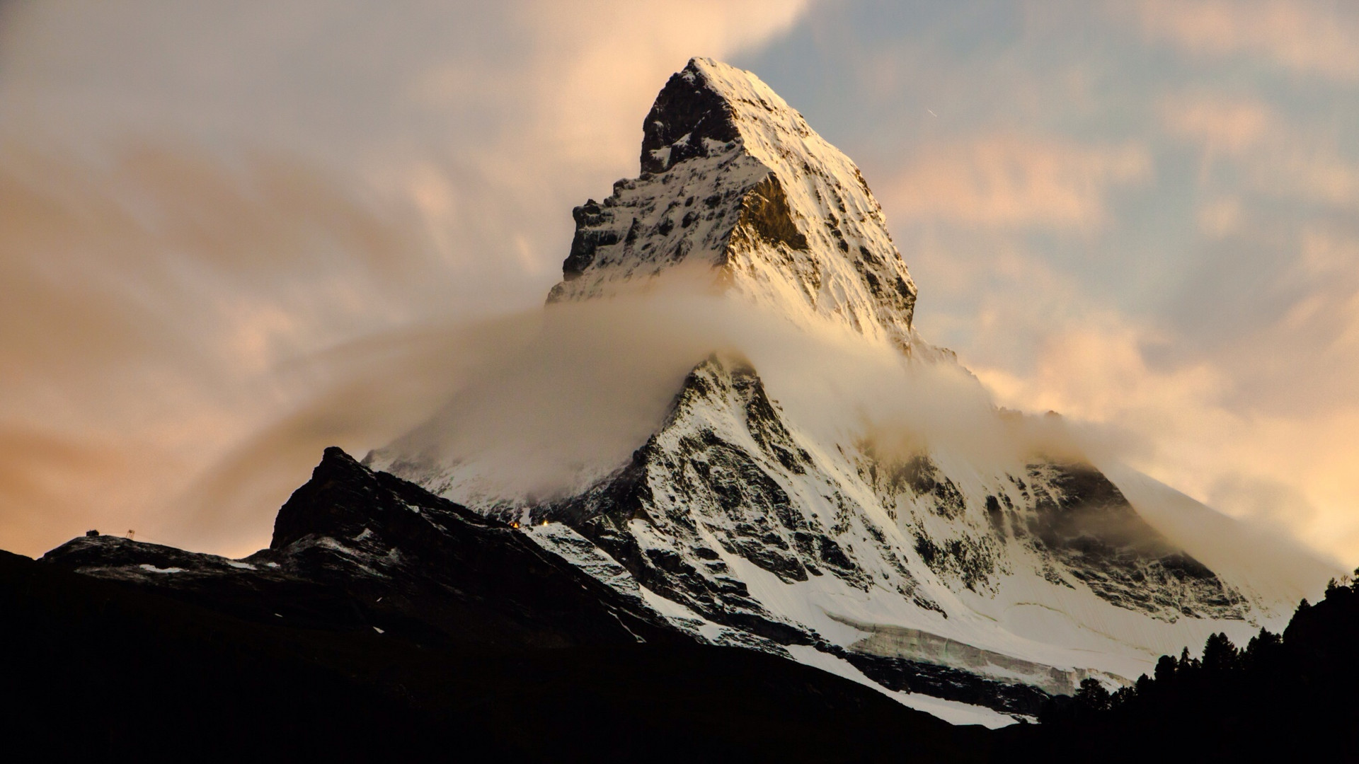 Matterhorn mit Wolken