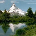 Matterhorn spiegelt sich im Grindjisee 2334m ü. M.