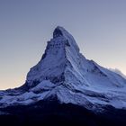 Matterhorn zur blauen Stunde