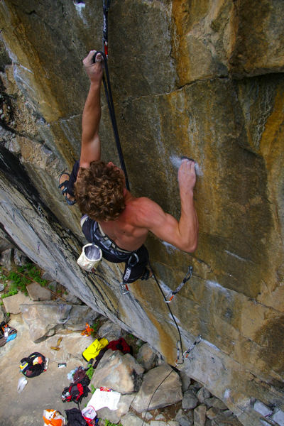 Matthias Ruh climbs "Fiasko" 7c+