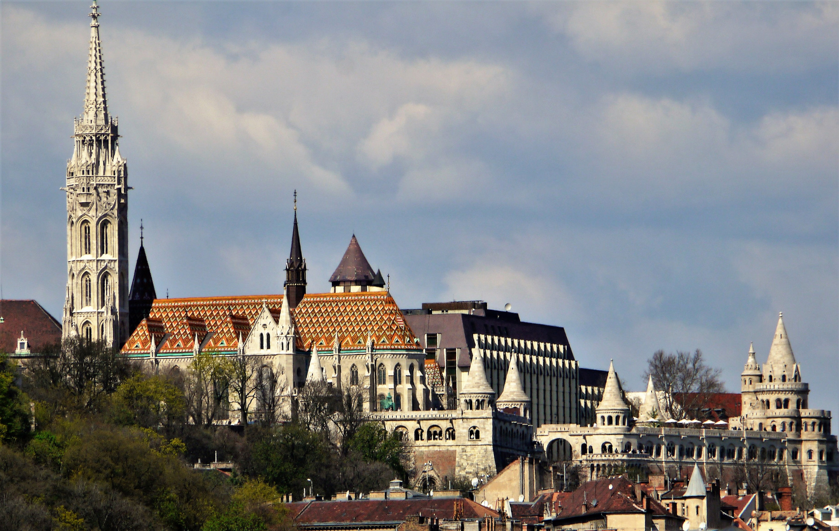 Matthiaskirche mit der Fischerbastei