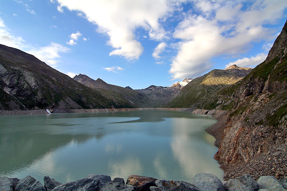 Mattmarkstausee am Ende des Saastales im Wallis