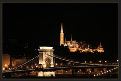 MATYASKIRCHE BEI NACHT