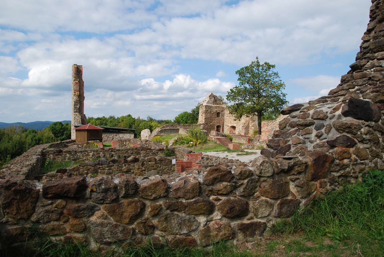 Mauer - Burgruine Roding