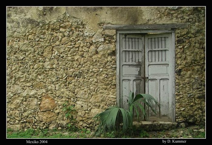 Mauer einer Hacienda in Mexiko