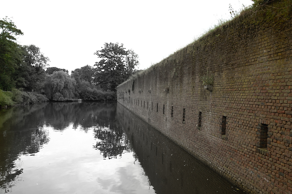 Mauer in die Vergangenheit