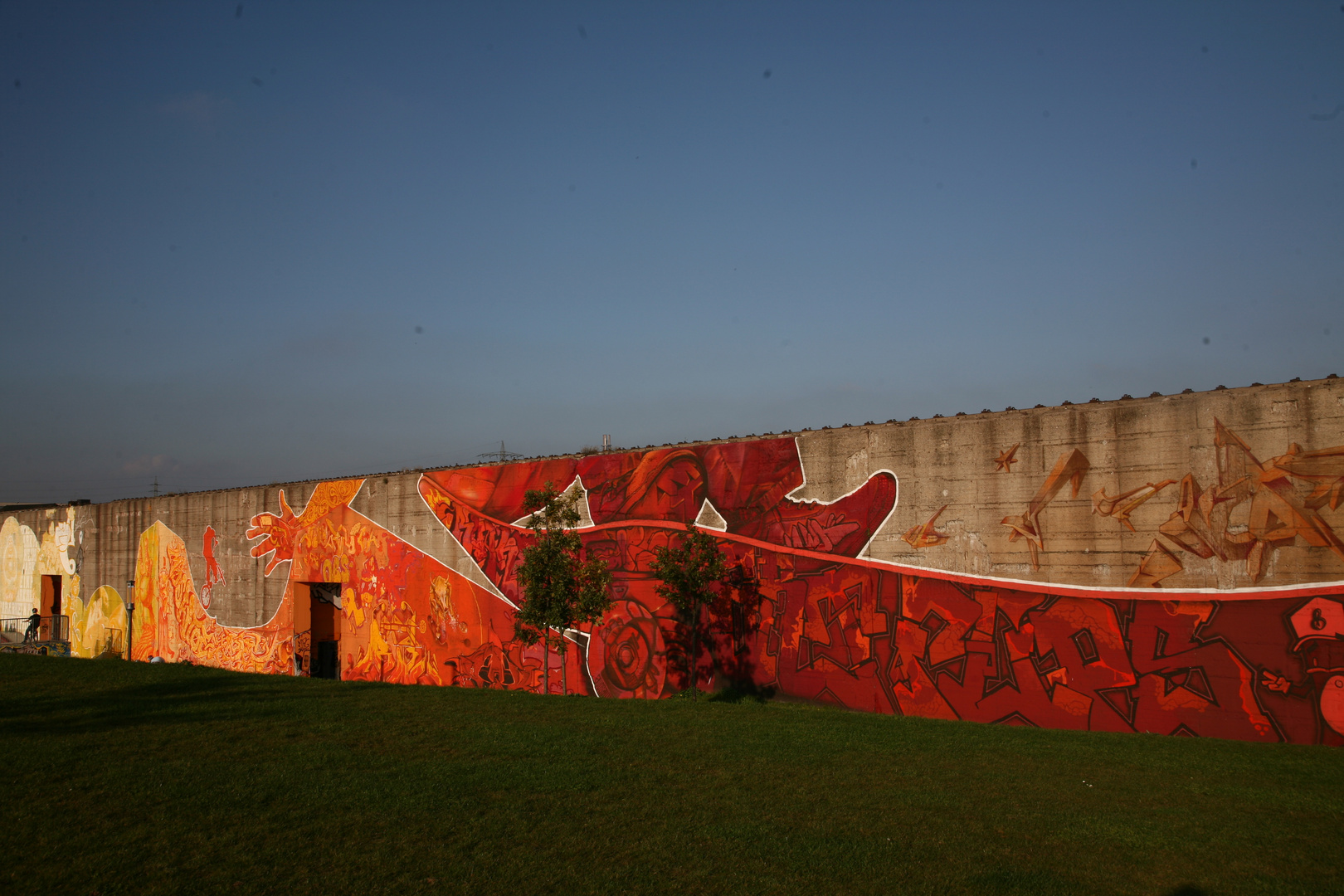 Mauerkunst im Rheinpark