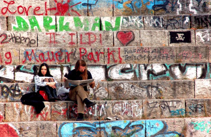 Mauerpark couple