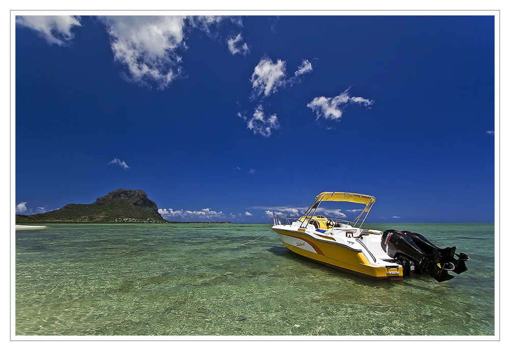 Mauritius I - The Speedboat