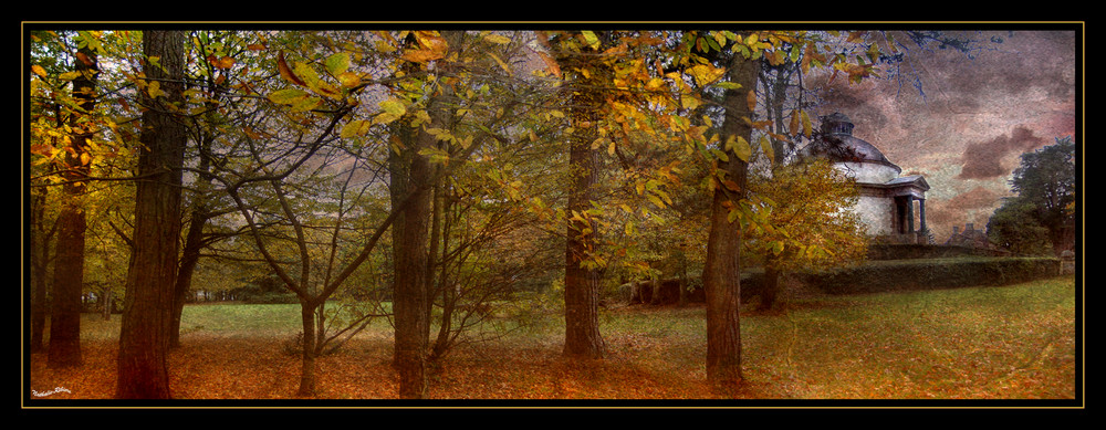 Mausolée de Cadoudal à Auray, en Automne