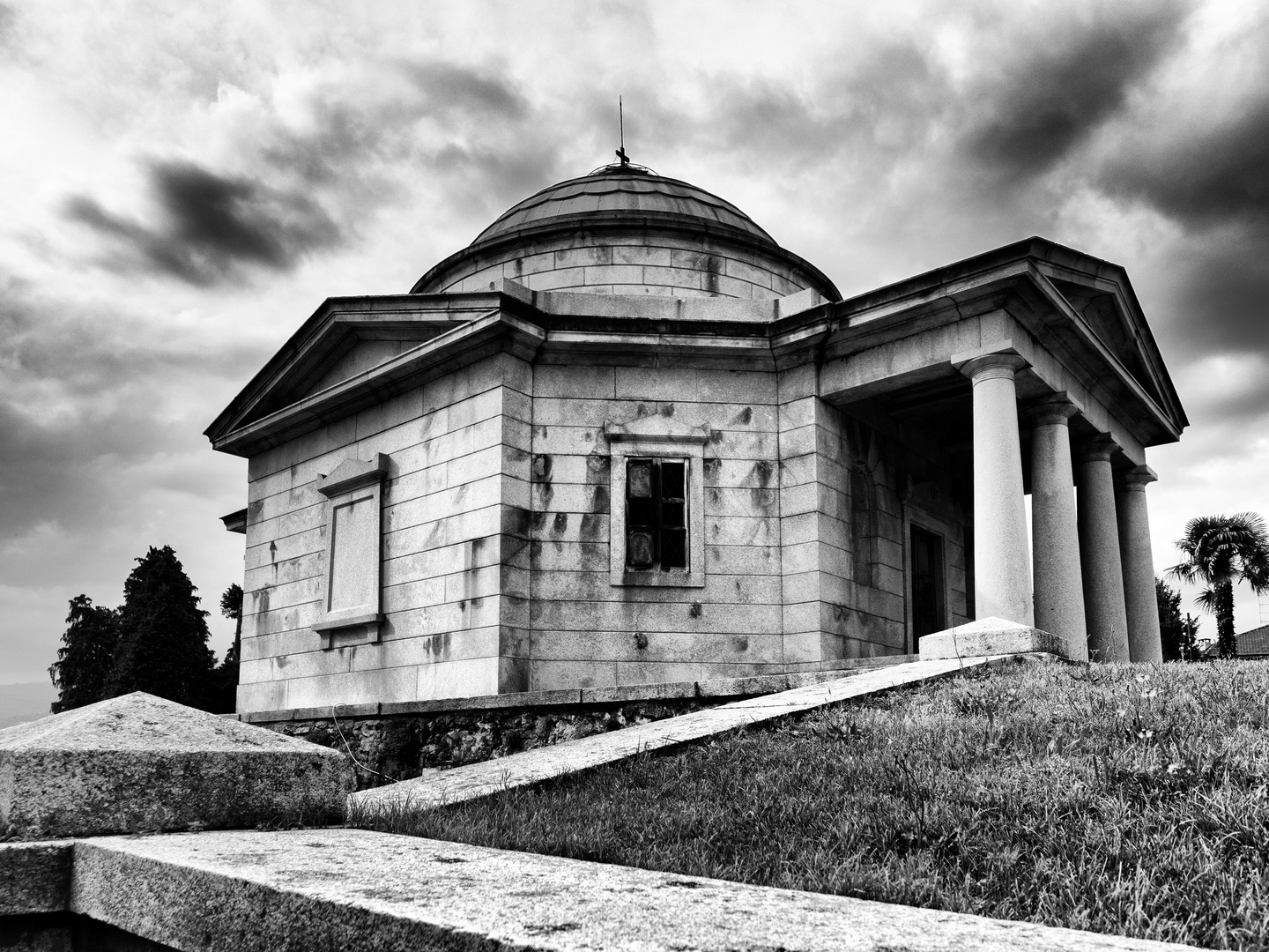 Mausoleo Castelbarco, Ispra