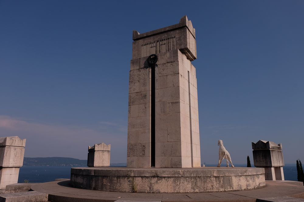 Mausoleum des Gabriele d´Annunzio Foto & Bild architektur, europe, italy, vatican city, s Mausoleum des Gabriele d´Annunzio Foto & Bild architektur, europe, italy, vatican city, s