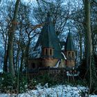 Mausoleum im Schlosspark Etelsen am Abend