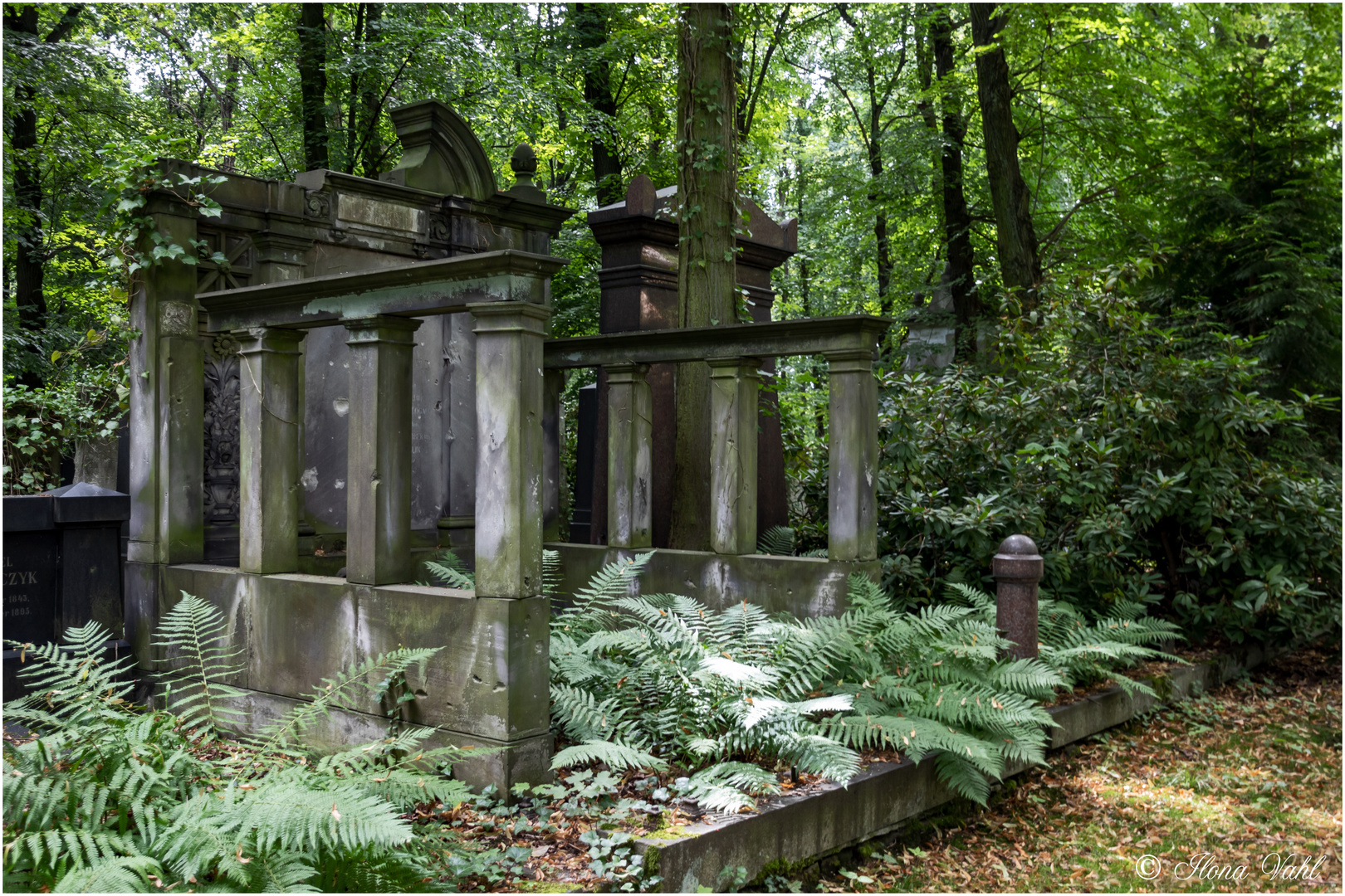 Mausoleum, Säulen