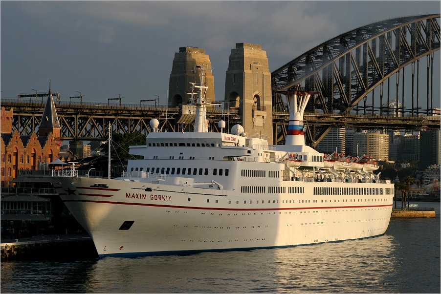 Maxim Gorkiy im Sydney Harbour