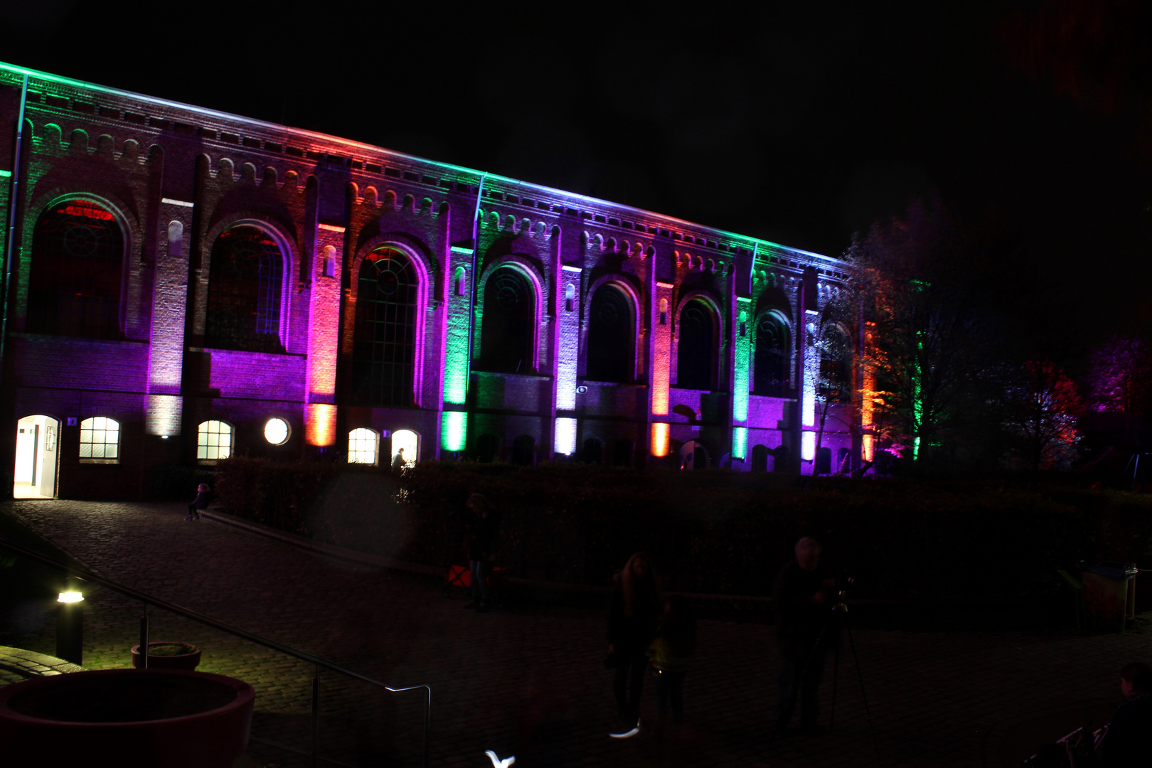 Maximilianpark: Lichtspiele geben dem Gebäude ein schönes Flair