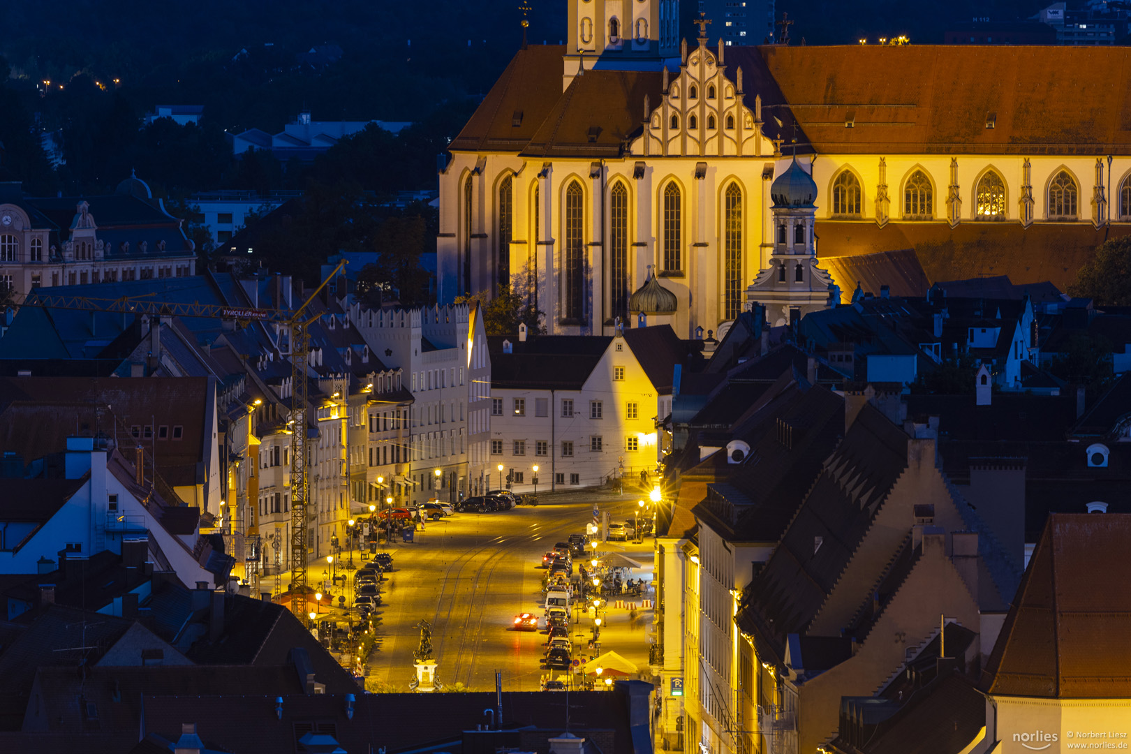 Maximilianstraße am Abend