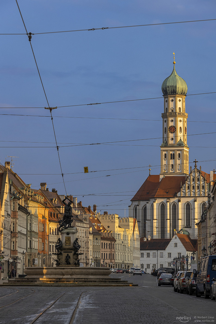 Maximilianstraße im Abendlicht