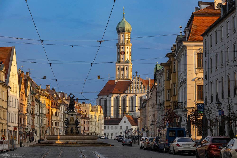 Maximilianstraße im Licht