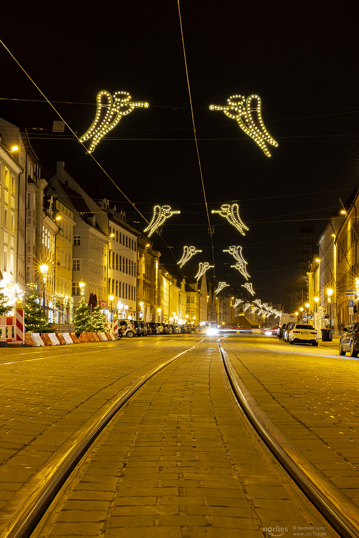 Maximilianstraße mit Engel