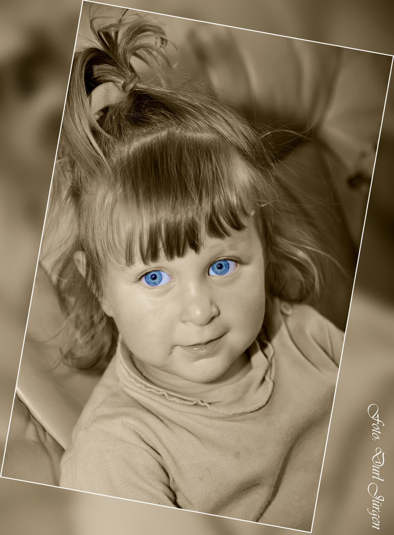 Maya`s blaue Augen