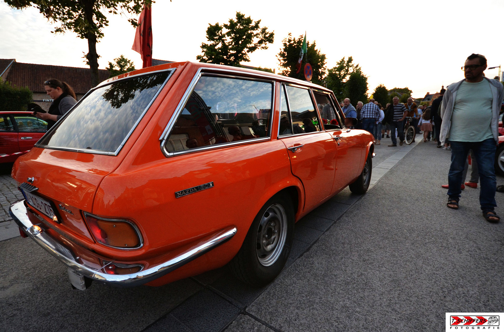 Mazda Luce Wagon Deluxe 1800