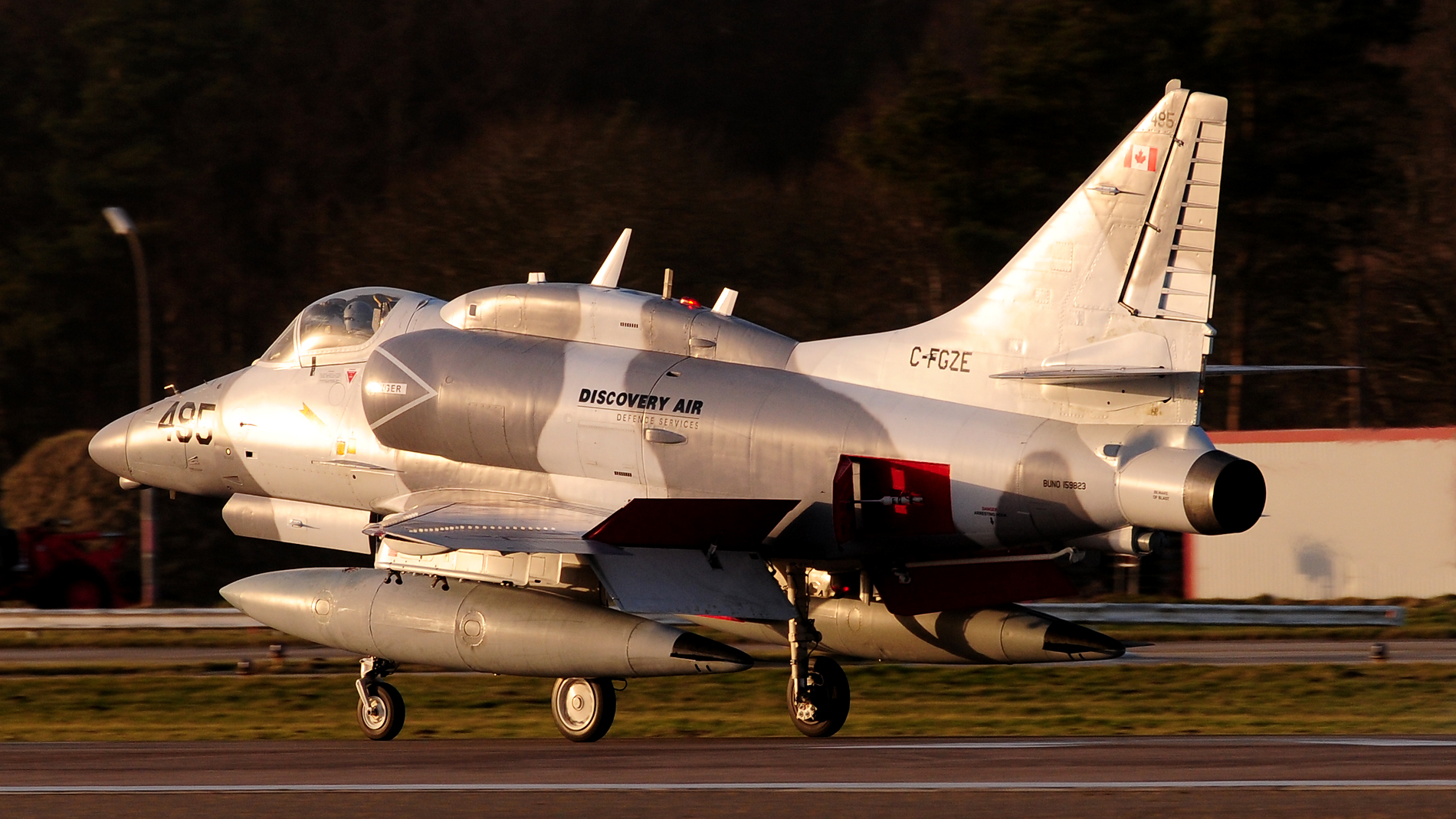 McDonell Douglas A-4N Skyhawk C-FGZE 495