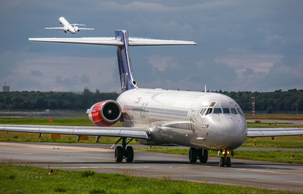 McDonnell Douglas DC-9-87