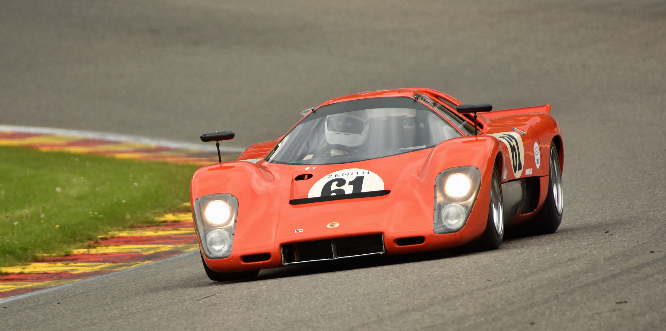 McLaren M6 GT 