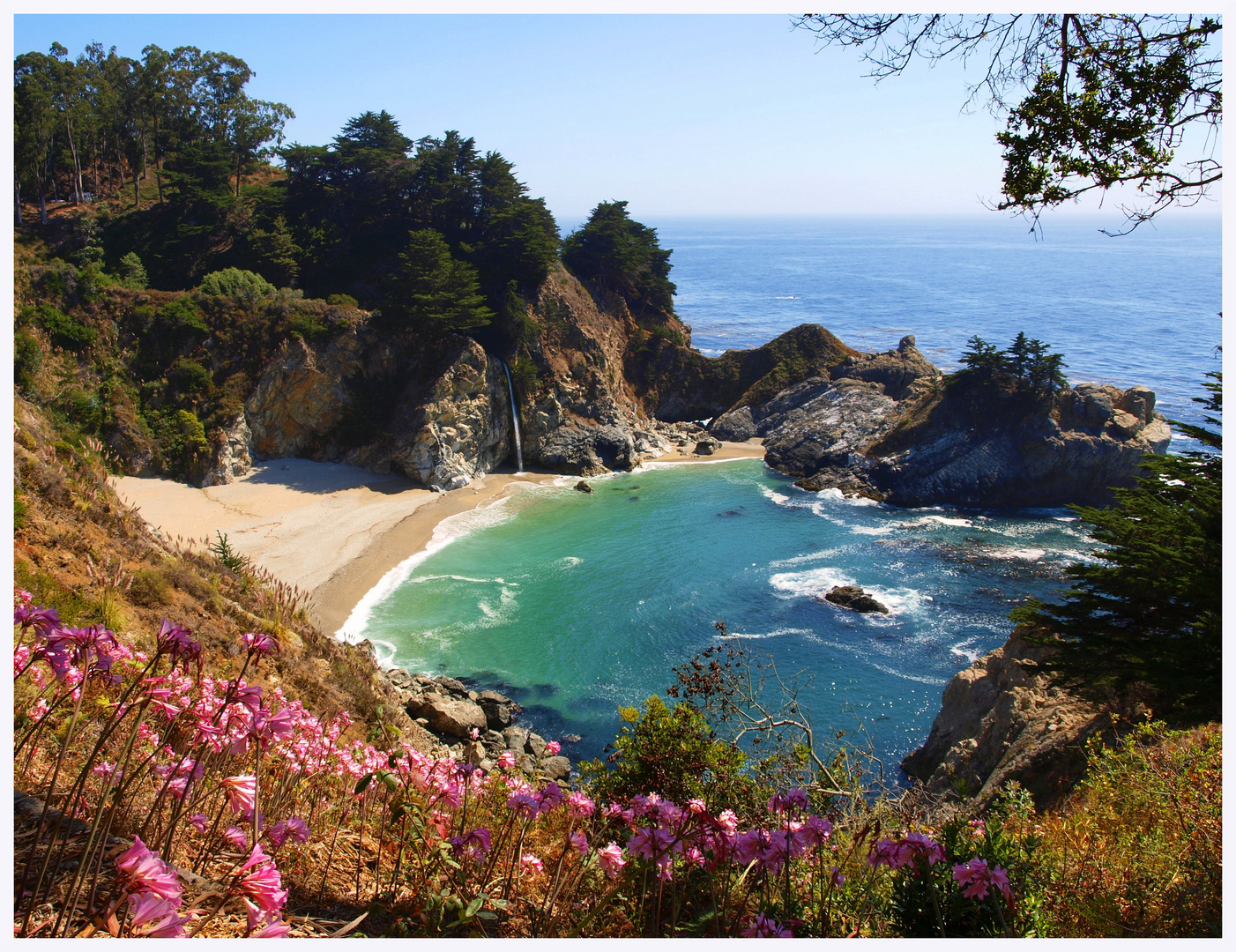 McWay Cove Waterfall - Big Sur - California