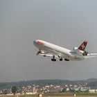 MD-11 der SWISS kurz nach dem Start am Flughafen Stuttgart