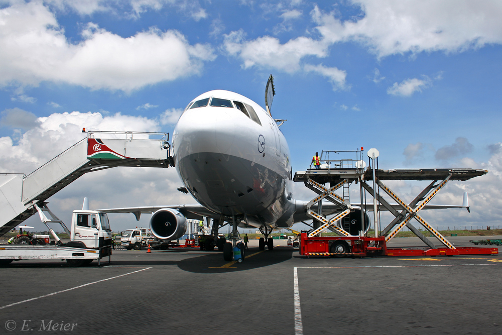 MD 11 Zwischenlandung in Nairobi