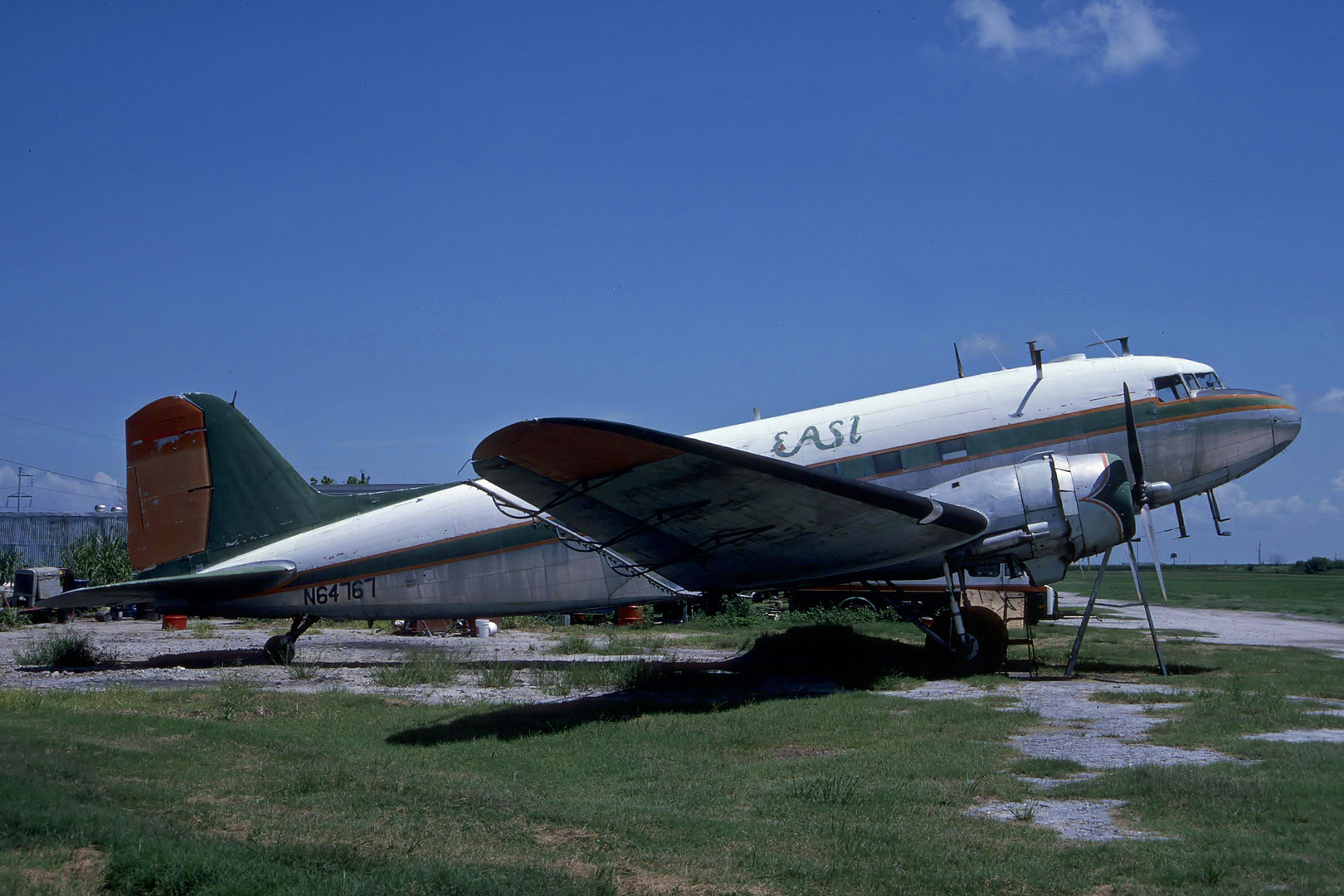 MDC Douglas DC-3C (C-47DL) N64767 Belle Glade Florida 05. Juni 1990