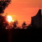 MDR City-Hochhaus im Sonnenuntergang