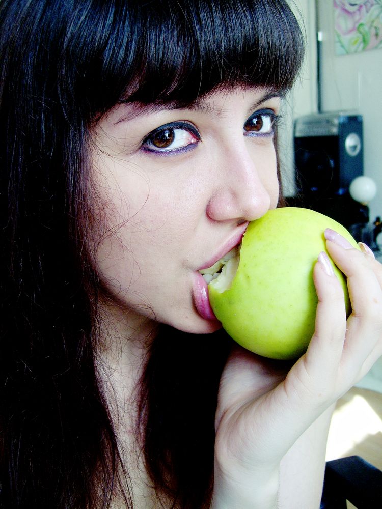 me and the green apple :)