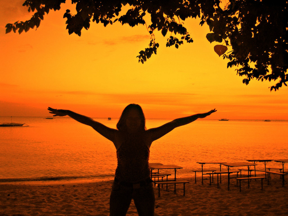 Me at Sipalay Island, watching the sun goes down...