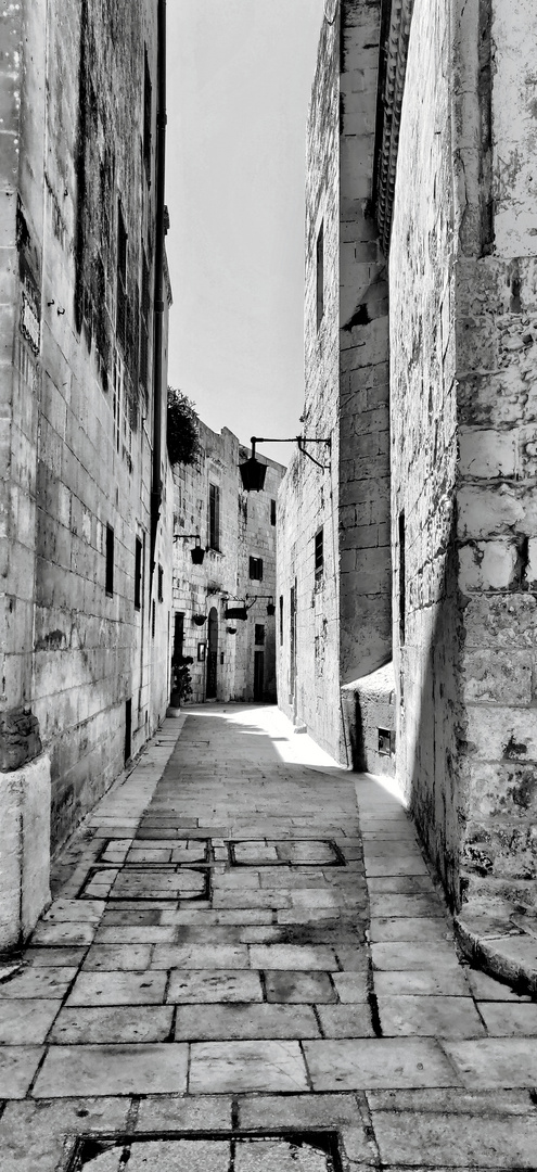 Meandering the narrow streets of the Silent City