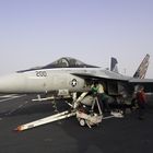 Mechaniker arbeiten an F/A 18 Superhornet