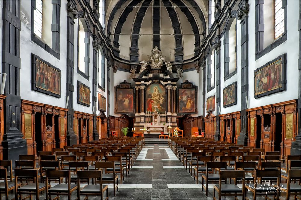 Mechelen .... Kirche unsere Liebe Frau von Leliëndal