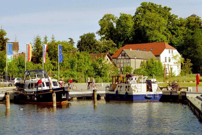 Mecklenburger Seenplatte- Stadthafen Neustrelitz1