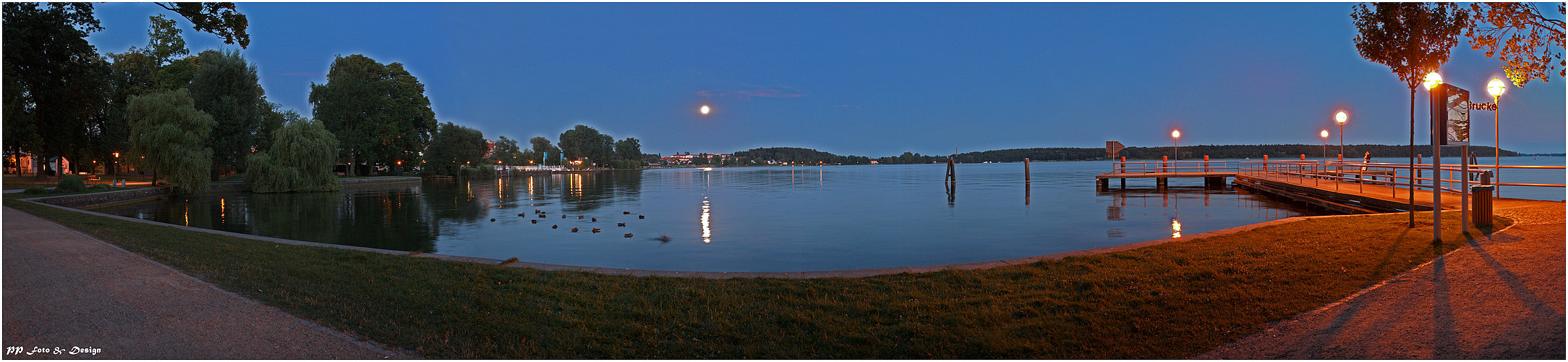 Mecklenburgische Seenplatte bei Dämmerung